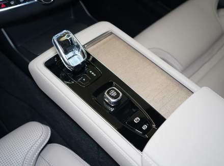 Volvo - XC90