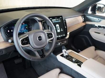 Volvo - XC90