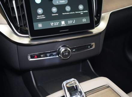 Volvo - XC90