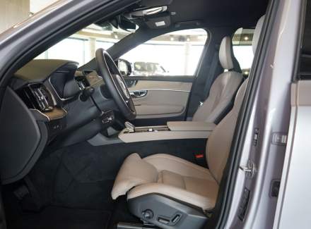 Volvo - XC90