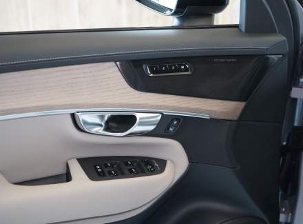 Volvo - XC90