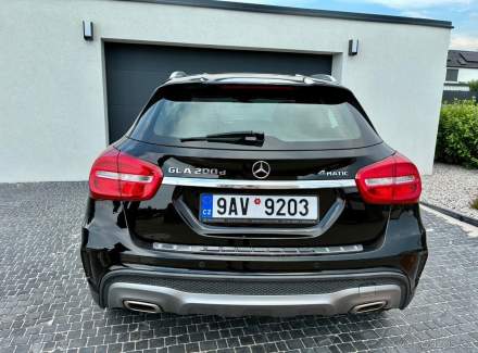 Mercedes-Benz - GLA