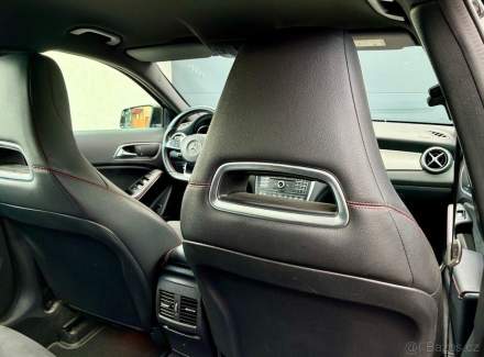 Mercedes-Benz - GLA