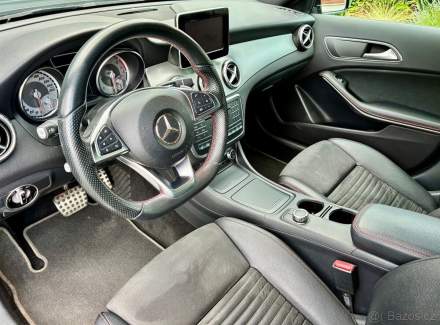 Mercedes-Benz - GLA