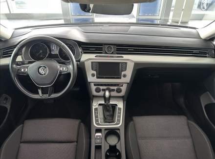 Volkswagen - Passat