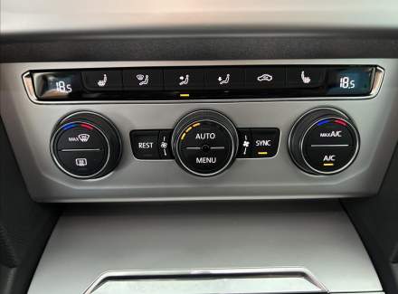 Volkswagen - Passat