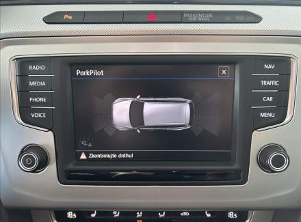 Volkswagen - Passat