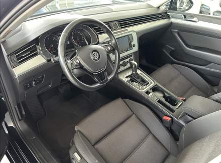 Volkswagen - Passat