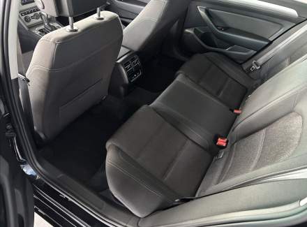 Volkswagen - Passat