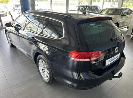 Volkswagen - Passat