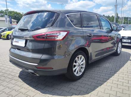 Ford - S-MAX