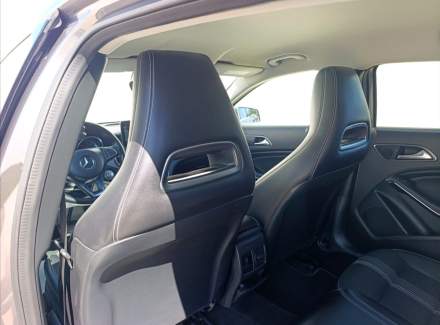 Mercedes-Benz - GLA