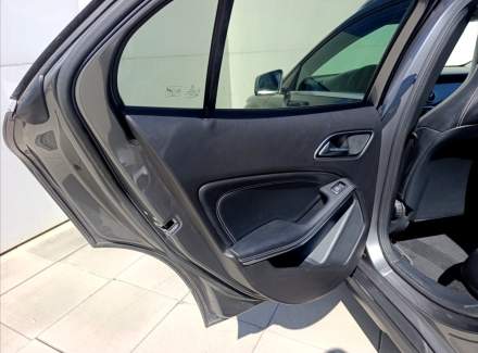 Mercedes-Benz - GLA