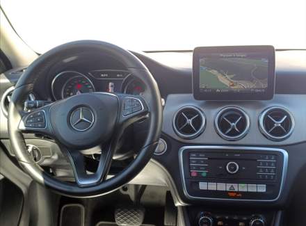 Mercedes-Benz - GLA