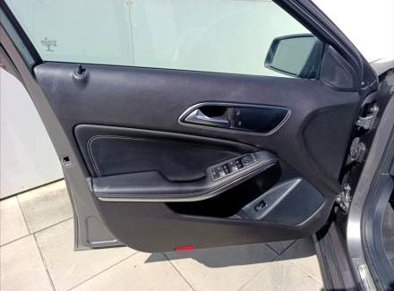 Mercedes-Benz - GLA