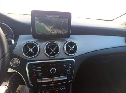 Mercedes-Benz - GLA