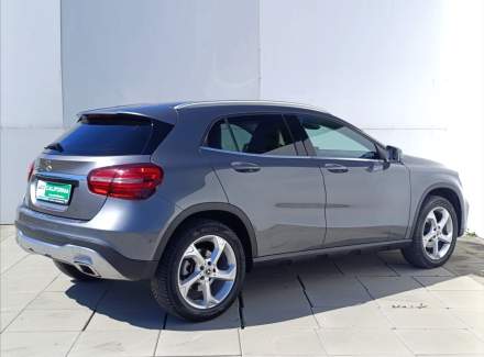 Mercedes-Benz - GLA