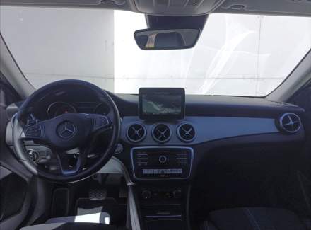 Mercedes-Benz - GLA