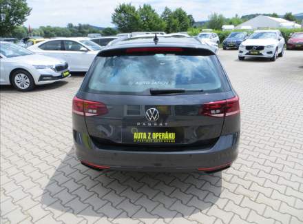 Volkswagen - Passat