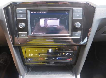 Volkswagen - Passat