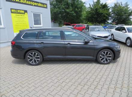 Volkswagen - Passat