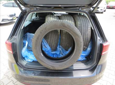 Volkswagen - Passat