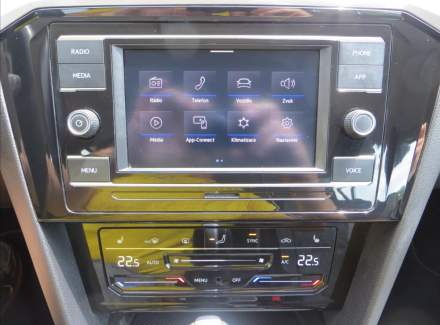 Volkswagen - Passat