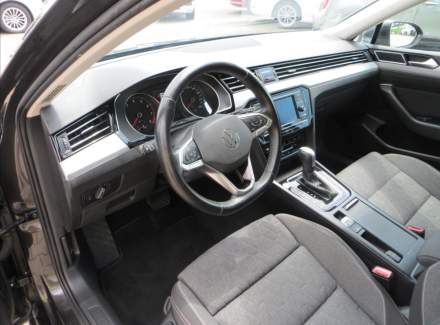 Volkswagen - Passat