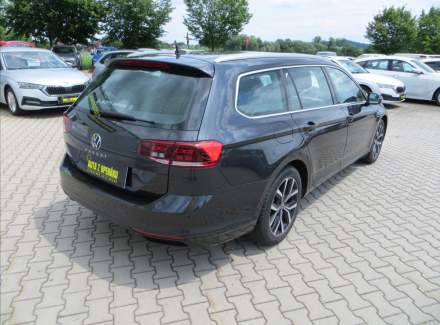 Volkswagen - Passat
