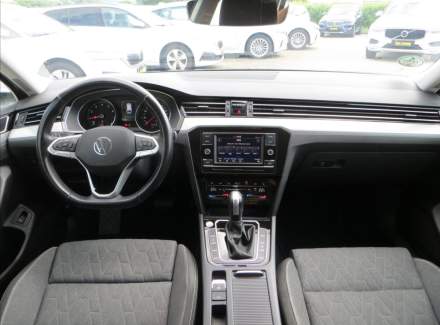 Volkswagen - Passat