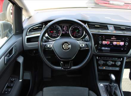 Volkswagen - Touran