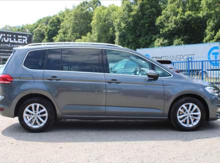 Volkswagen - Touran