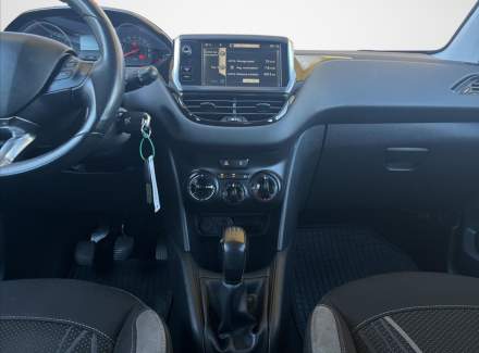Peugeot - 208
