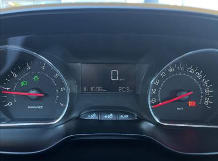 Peugeot - 208