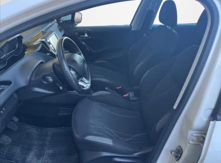 Peugeot - 208