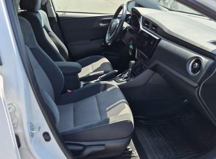 Toyota - Auris