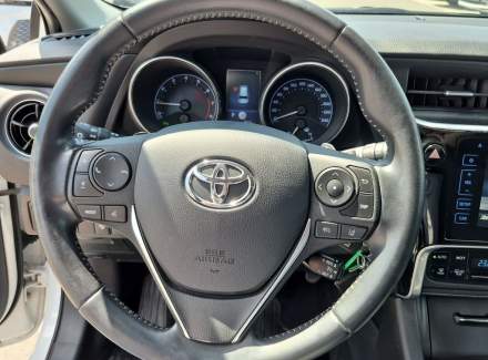 Toyota - Auris