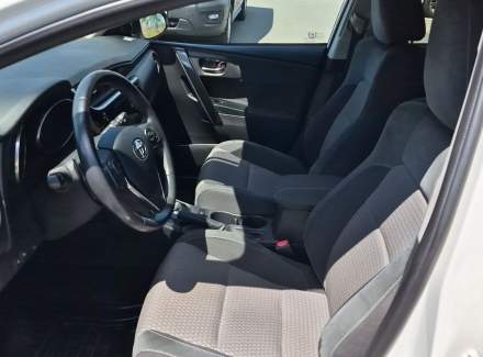 Toyota - Auris