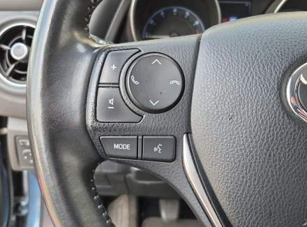 Toyota - Auris