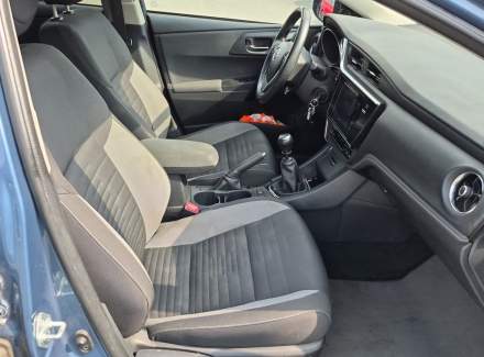 Toyota - Auris