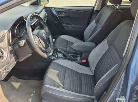 Toyota - Auris