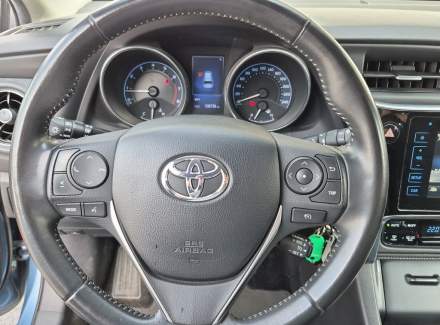 Toyota - Auris