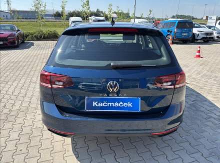 Volkswagen - Passat