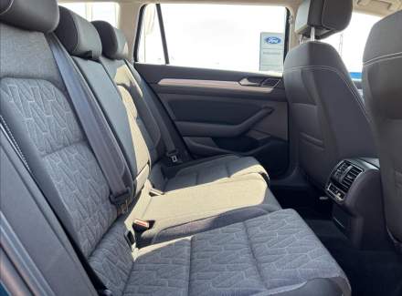 Volkswagen - Passat