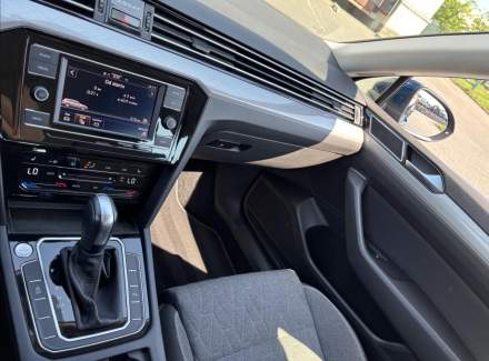 Volkswagen - Passat