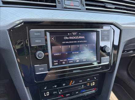 Volkswagen - Passat