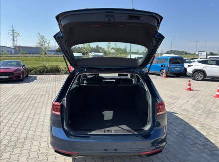 Volkswagen - Passat