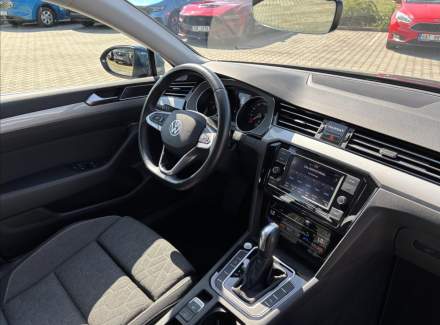 Volkswagen - Passat