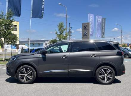 Peugeot - 5008