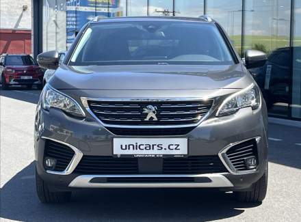 Peugeot - 5008